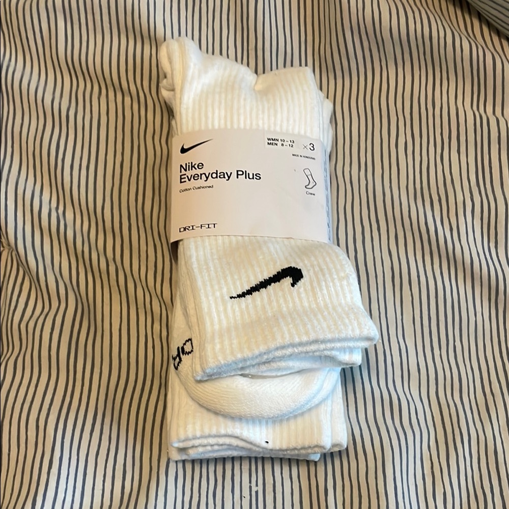 Nike Everyday Plus White Socks